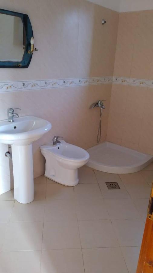 Mullaj Guest House Влёра Экстерьер фото