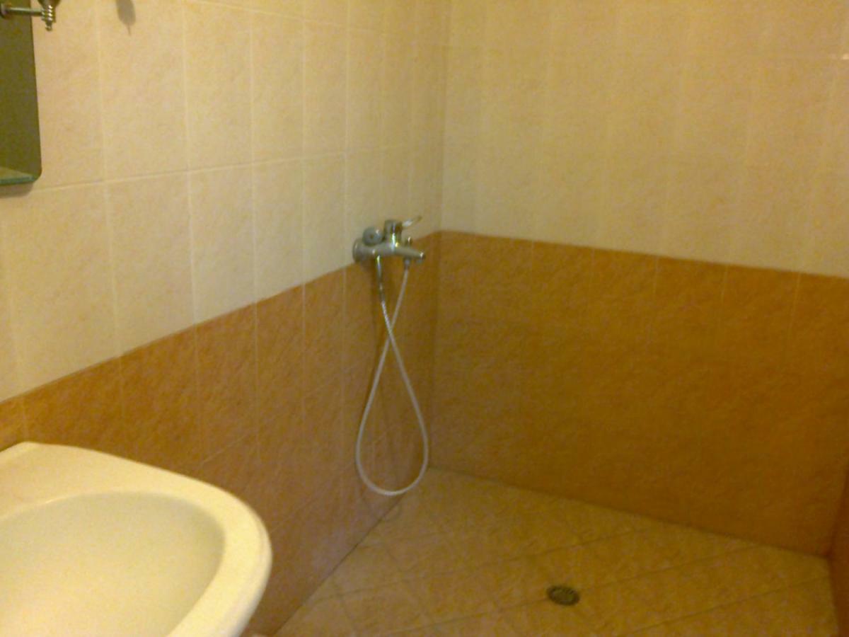 Mullaj Guest House Влёра Экстерьер фото